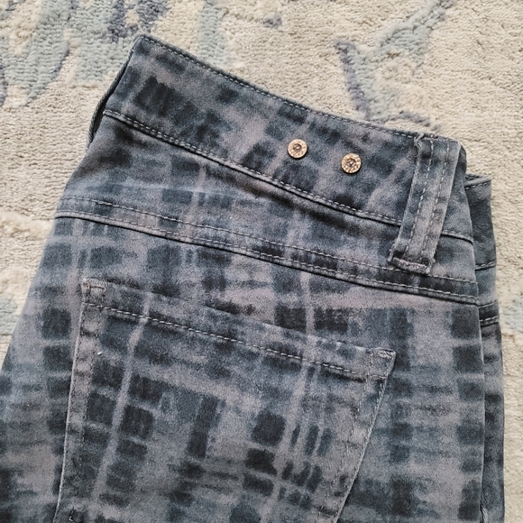 Cabi skinny Jeans - Picture 6 of 6